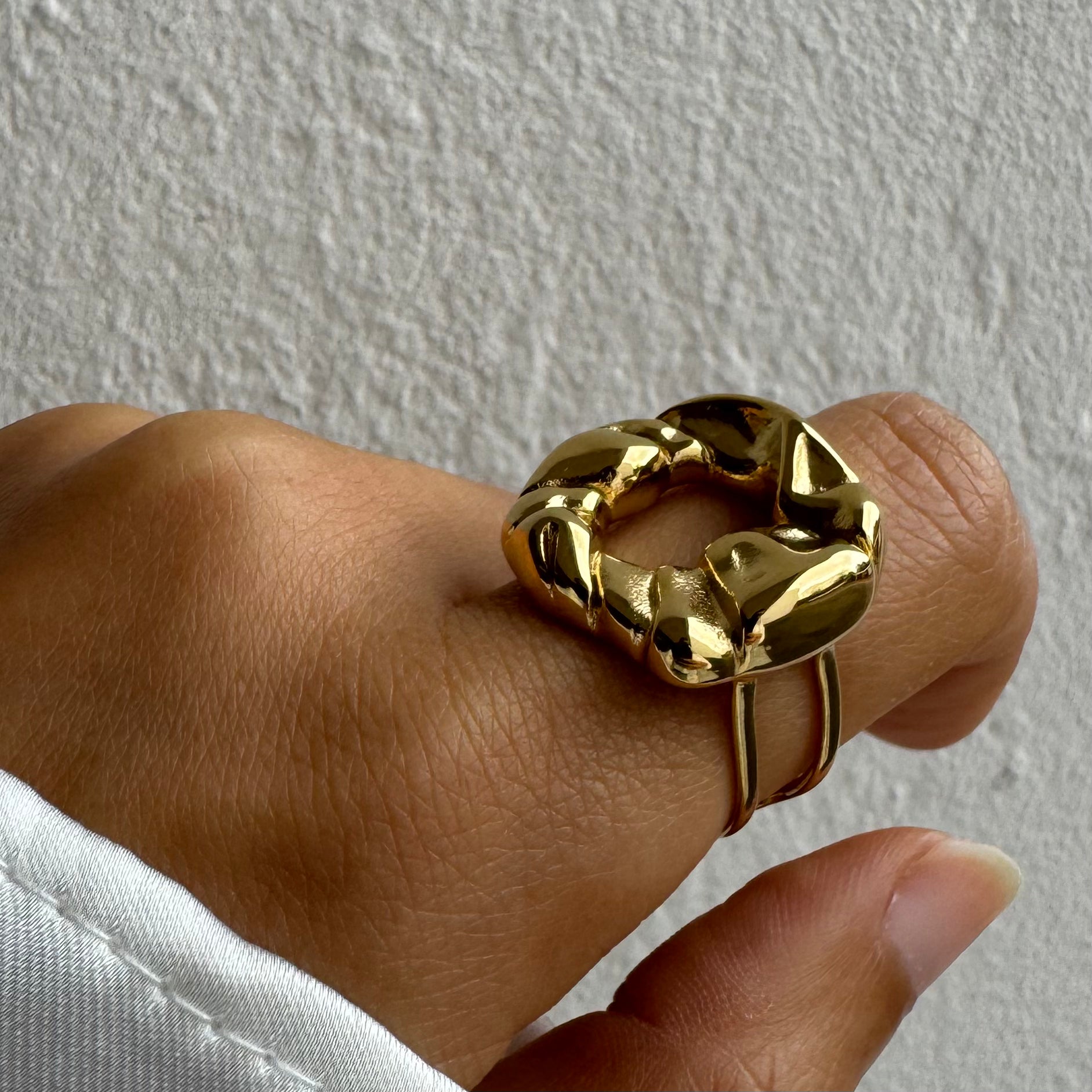 The Eterna ring