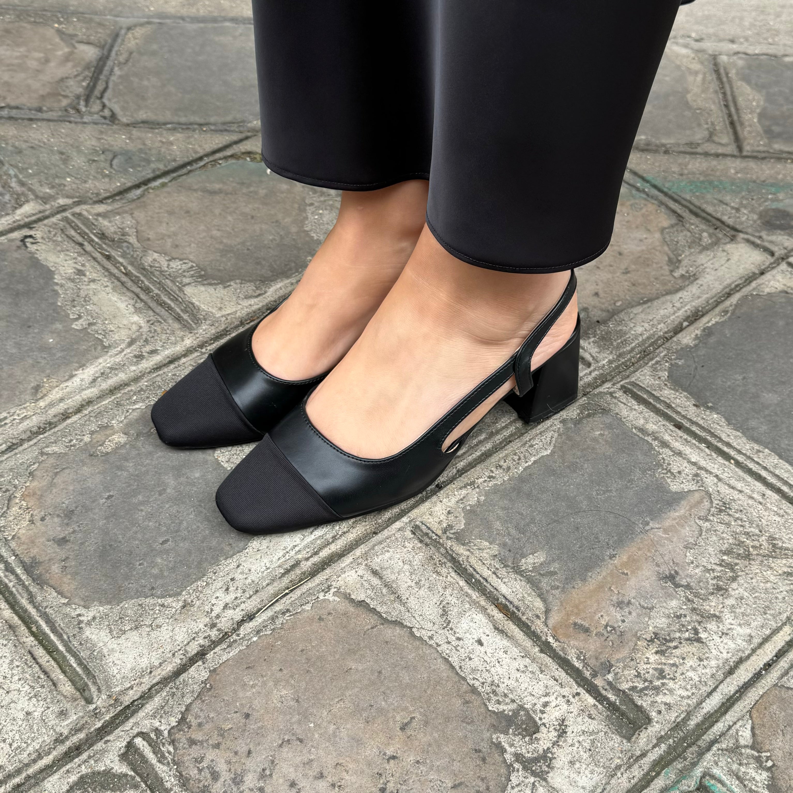 Les slingbacks Noires hautes